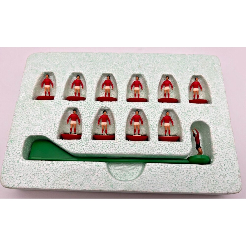 Subbuteo Table Soccer International Ed. Red Team Players Set 11 Pieces 80s VTG